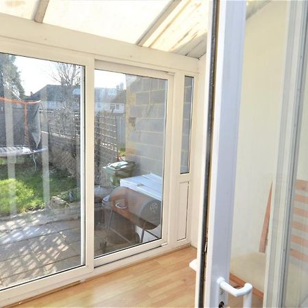 London Deluxe 3 Bedroom House With Parking Space Дагенъм Екстериор снимка